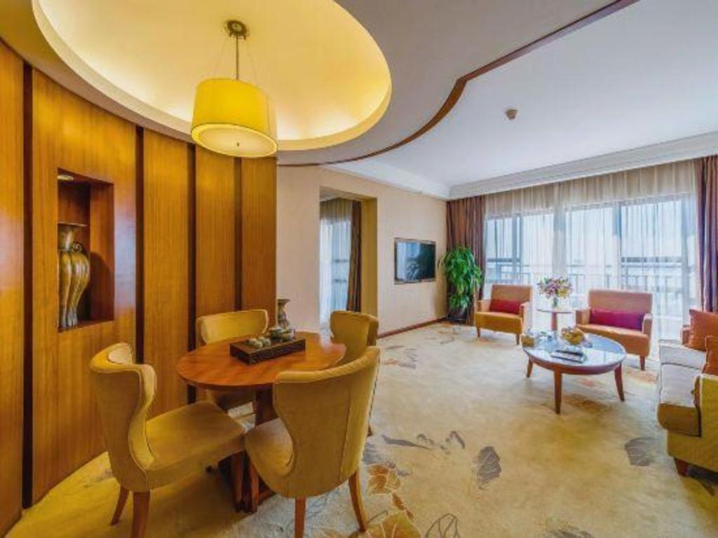 Ocean Spring Metropark Hotel Zhuhai Buitenkant foto