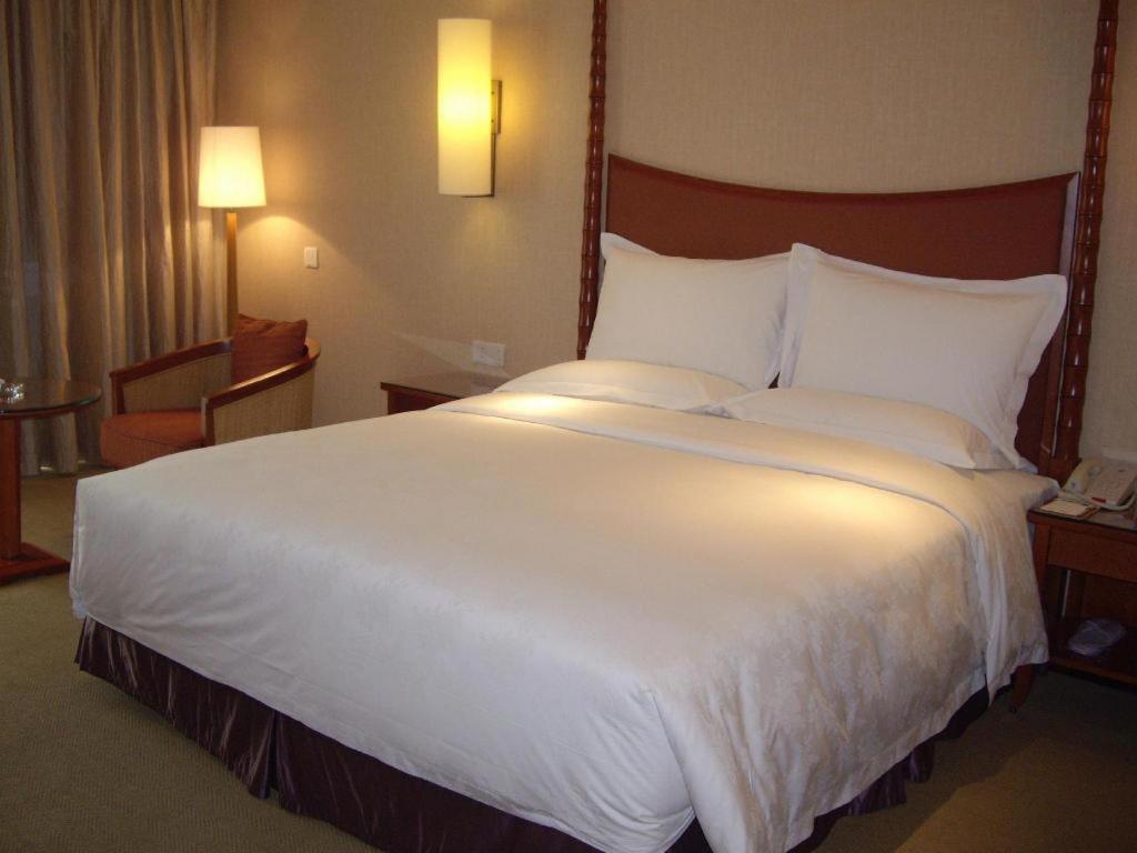 Ocean Spring Metropark Hotel Zhuhai Buitenkant foto